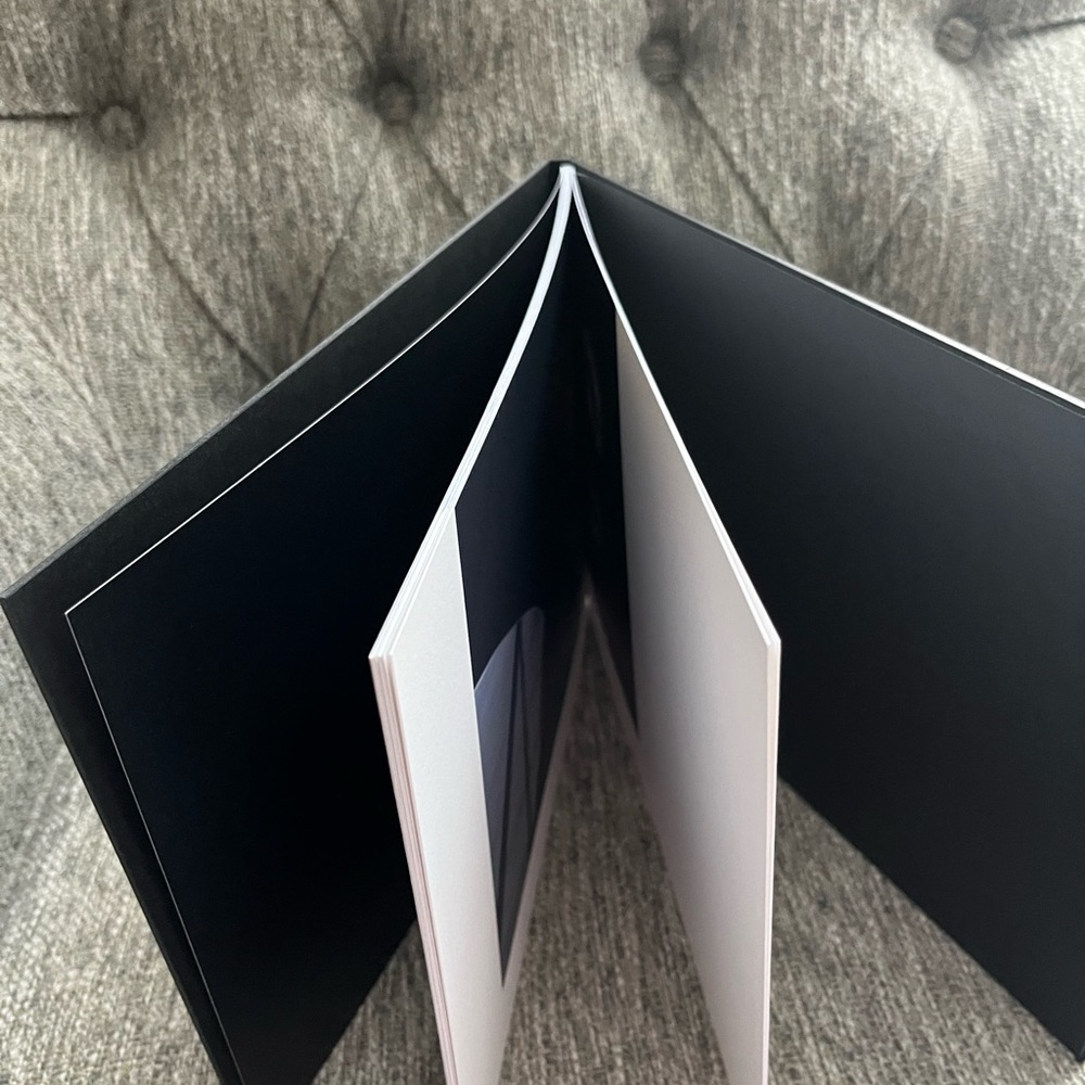 CHANEL Black hardcover coffee table book White soft  book. 10 friendship cards - Picture 4 of 16